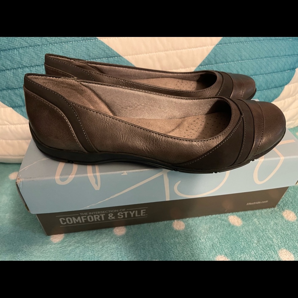 Life Stride Gray Dress Flats